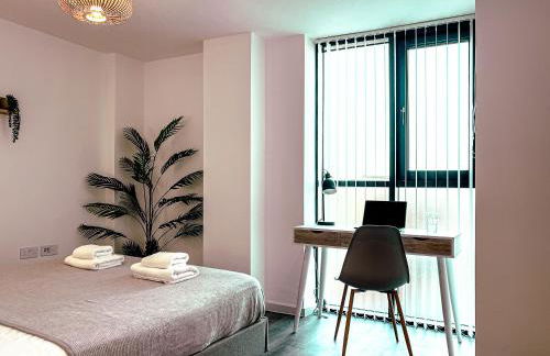 Spacious 1-Bedroom Apartment near Kew Gardens with Balcony & Parking - Foto 15