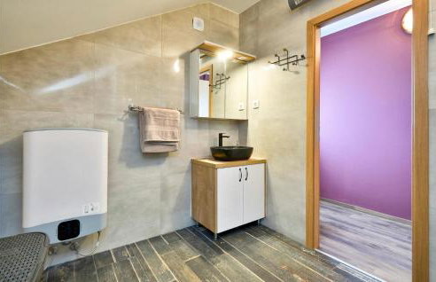 Gorgeous Home In Mirkopolje With Wifi - Foto 35