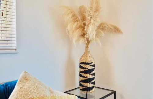 Spacious 3 bedroom Home w Parking in Farnborough - Foto 34