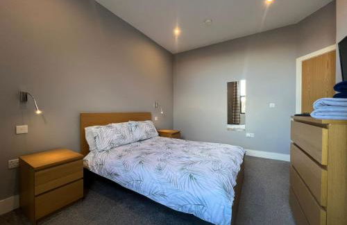 1 bed Apt close to Leeds Arena Sleeps up to 4 people F3 - Photo 15