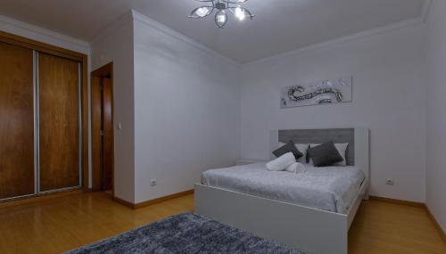 Alojamento Santo António - Foto 4, wardrobe