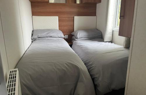 Dog Friendly Lovely Caravan by Beach Prestatyn N Wales 6 Berth Read full Host details before booking Mon in to Fri out Fri in to Mon out Mon to Mon Fri to Fri ONLY - Foto 14