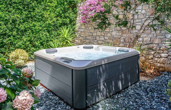 Villa Stone Pearl - Two Bedroom Holiday House With Pool - Foto 47