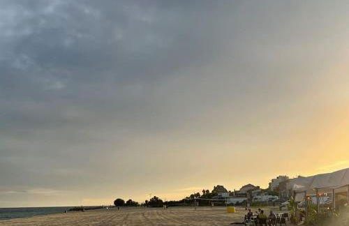 Apto en la playa a 20 min en tren de Barcelona - Foto 16