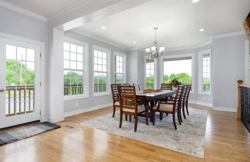 Hot Tub, Views & Game Room - 20 min to Downtown Asheville! - Foto 16