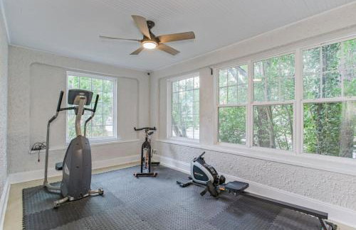 Massive 6 bedroom home with a Pool - Foto 33