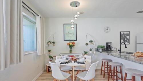 The YinYang - King Bed , Workspace , Full Kitchen - Foto 3