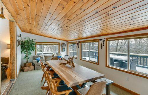 6 Mi to Skiing! Hot Tub Hideaway in Seven Devils - Foto 7
