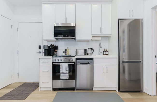 Elegant Suite—Near Kensington Market, Sleeps 8 - Foto 15