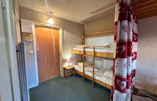 Appartement 2 pièces au pied des pistes de ski avec balcon et parking - FR-1-515-31 - Foto 10