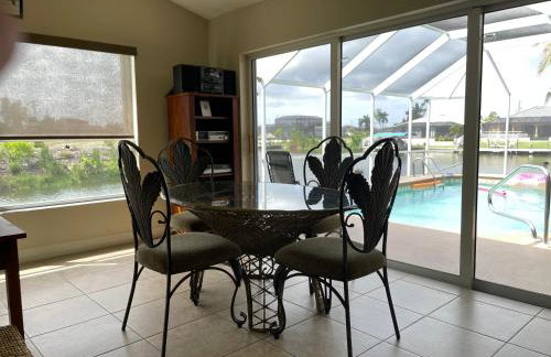 Relax with nature in our Waterfront 4 bedroom -HEATED POOL HOME-KING BED - Foto 18
