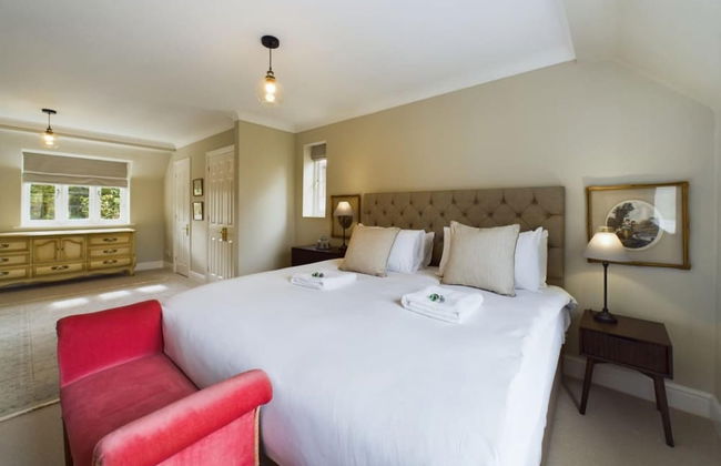 The Fosse Way Cottage - Breathtaking 5bdr Cottage With Parking Garden - Photo 18