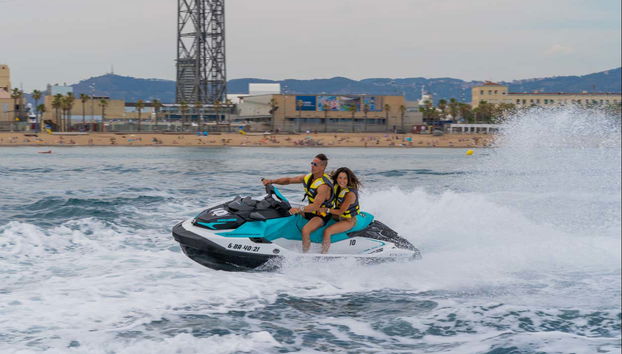 Disfrutando en las motos de agua