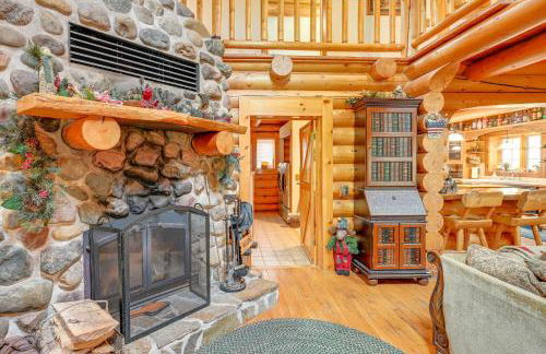 Indoor Pool and Hot Tub! Spacious Sterling Cabin - Foto 8