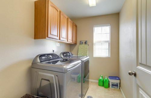 6 Mi to DIA Spacious Home with Backyard in Denver! - Foto 29