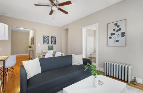 Perfect 3BR Apt in Chicago with WiFi & Laundry - Touhy 3N - Foto 2