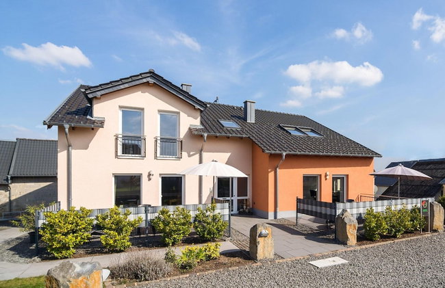 Holiday Home With Terrace Near Volcanic Lakes - Foto 1