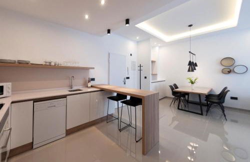 Apartamentos La Laguna I Luxury Apartments - Photo 11