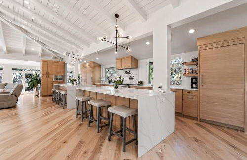 Exclusive Resort Escape - Heated Pool, Spa & Pickleball - Foto 22