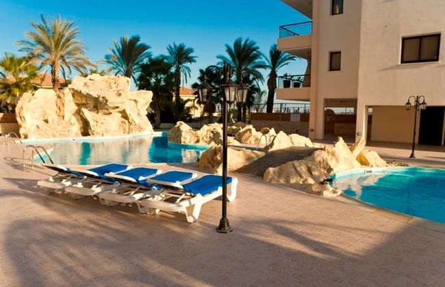 2 bed Apartment Overlooking Pool - Oroklini - Foto 22