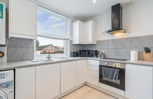 New Spacious 3-Bed House, Driveway Parking, Ideal Contractor Stay - Foto 7