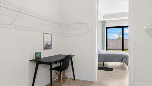 Colorful retreat near beach and pickleball courts - Photo 5