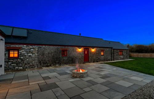 Beudy Howel - beautiful barn conversion with fire pit, close to beaches - Photo 27