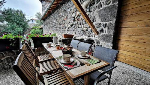 Gîte confortable près de la Cascade de la Beaume avec terrasses et parking privatif - FR-1-582-30 - Foto 4