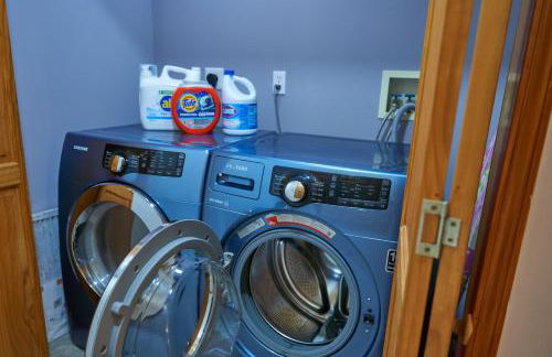 Serene Rustic Retreat with Lake - Foto 17