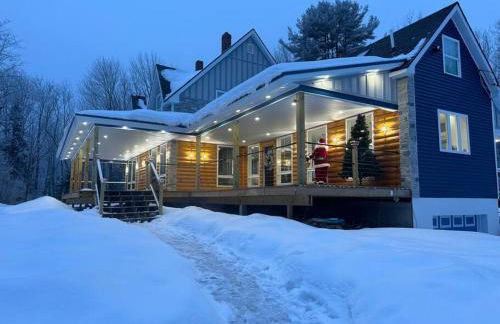 New Sunday River Ski Retreat with Hot Tub Spa - FirePit Sleeps 16 - Foto 74