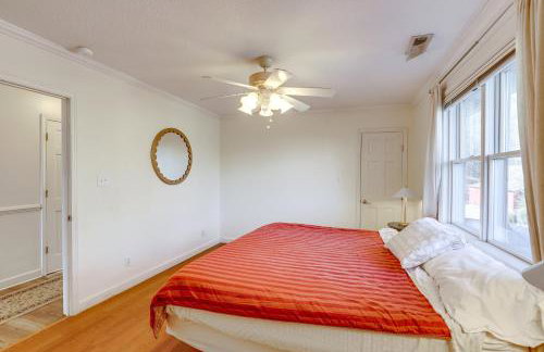 Spacious Group Retreat with Game Room in Marshall! - Foto 23