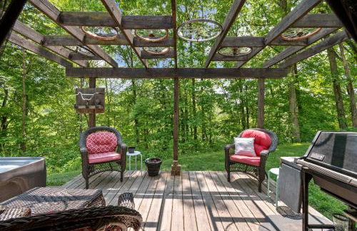 Unique Dover Accommodation with a Hot Tub Perfect for Glamping in Ohio - Foto 17