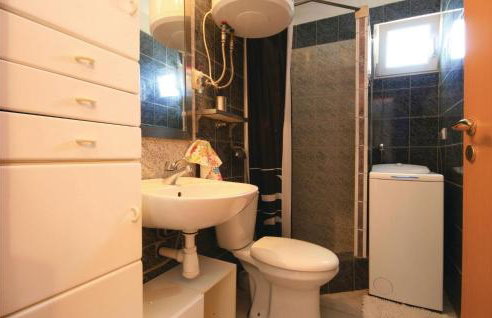 Awesome Home In Krkovic With Sauna - Photo 44