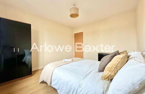 Modern 4-Bedroom House, Families and Contractors - Foto 16