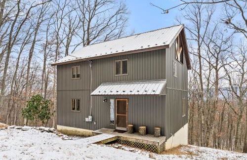 Cozy Mountain Retreat with Hot Tub & Fire Pit - Foto 65