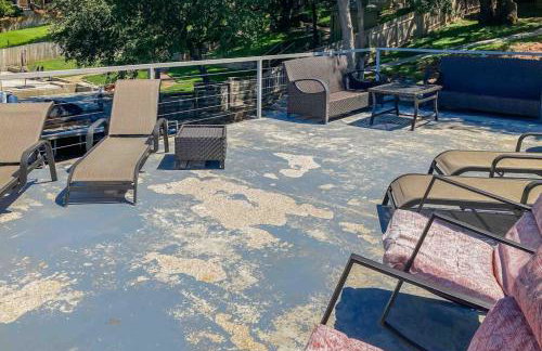 Lakefront Home with WiFi, Entertainment, Dock & Lake Views - Dogs OK - Photo 45