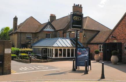 Designer 2 Bed Luxury Apartament with Private Garden in London - Foto 37