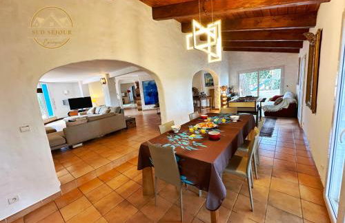 MAS M - Villa d'exception - Piscine - Jeux Enfants - BBQ - Plancha - Cheminée - Calme - 5 Chambres - SUDSEJOURCONCIERGERIE - Foto 22