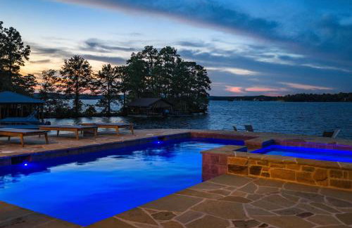 Luxe Lake Martin Home Pool Hot Tub Boat Dock - Foto 47