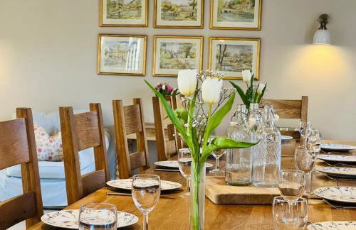 Stanway House, 8 bedroom, 8 Bath - Photo 5