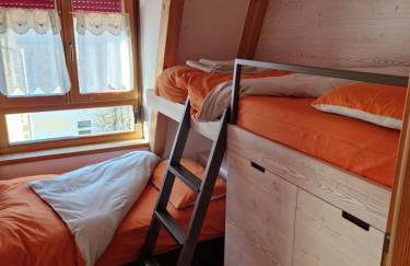 Ampio appartamento su 2 livelli con garage coperto - Foto 19