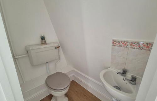 2 Bed Maisonette with Sofa Bed - Ideal for Groups #26C - Foto 28