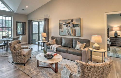 Indoor Pool and Golf Course Views Lake Lure Condo! - Foto 5