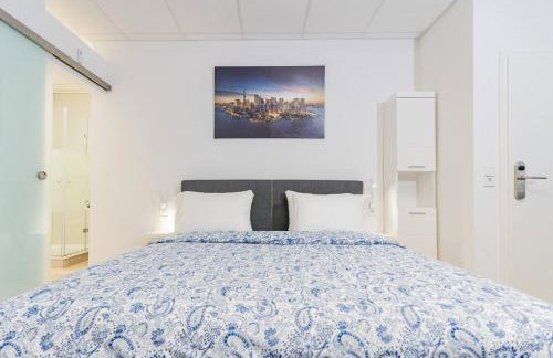 Private room #2 with King size & Single, ground floor, AC, 2min to RAB - Foto 11