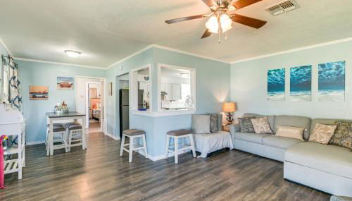 2 Mi to Redfish Bay Aransas Pass Home with Fire Pit - Foto 1