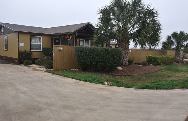 Cotulla Homes - Photo 23