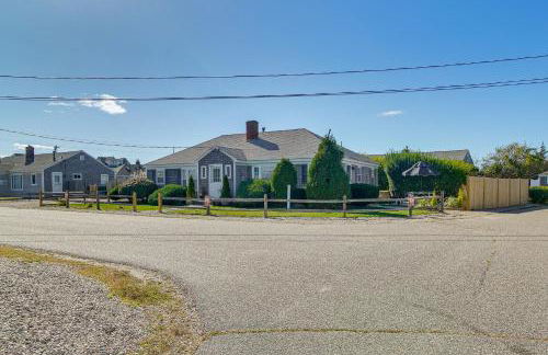 Steps to Eats and Craigville Beach! Cape Cod Cottage - Foto 29