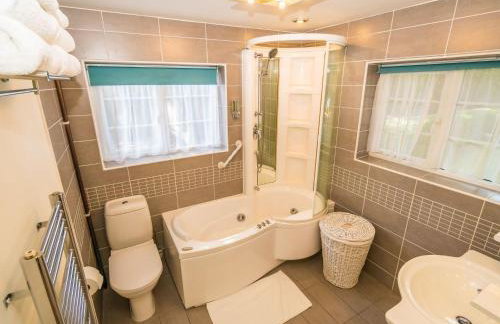 Holiday Home Schönes Ferienhaus in Hastings mit Whirlpool- Terrasse und Garten by Interhome - Foto 31