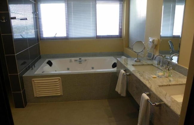 Ramada by Wyndham Furnaspark - Foto 29