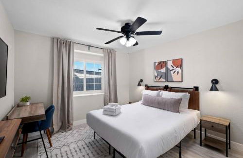 Lux Modern Pet Friendly | Pool | Hot Tub | Tennis - Photo 14